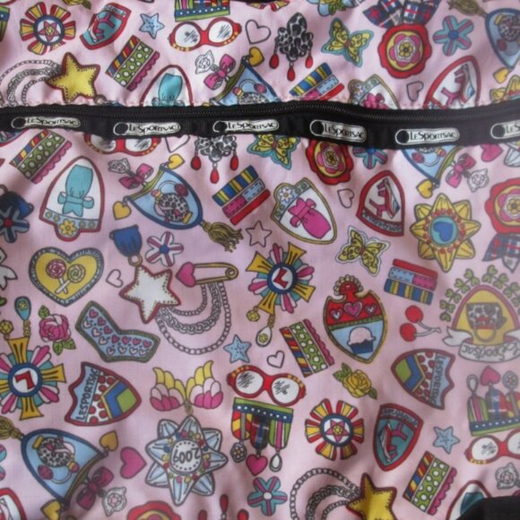 Tokidoki Lesportsac Messenger Bag.Cross Over Bag NWOT Charms Print Small Bag Too - Picture 9 of 10